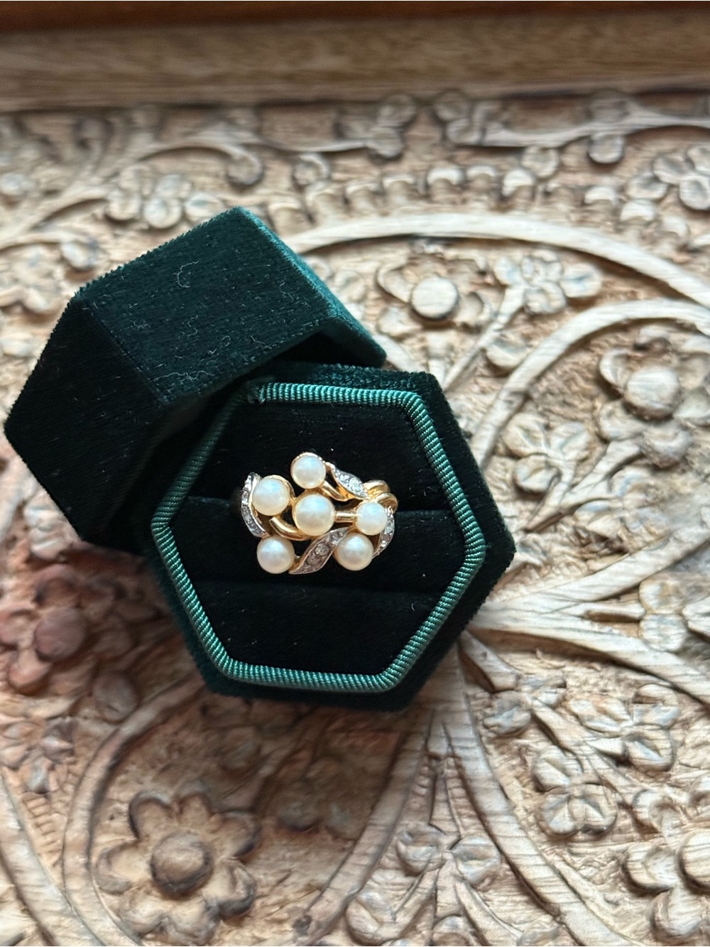 Vintage Avon ring size 6